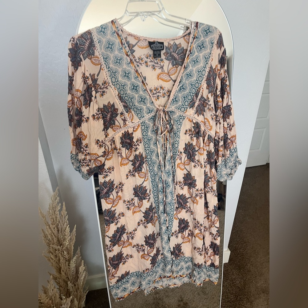 Boho floral top tie front closure sz med